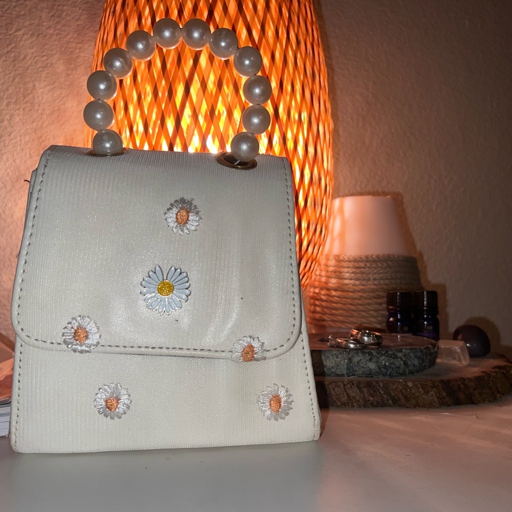 🌸DAISY MINI PURSE🌸
